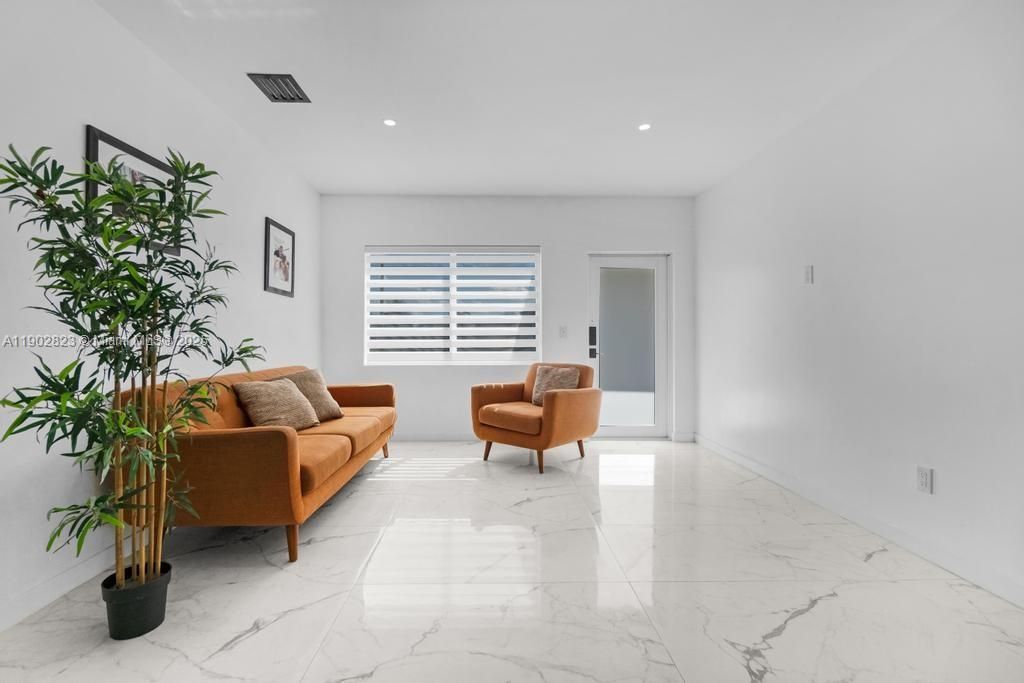 For Sale: $615,000 (4 beds, 3 baths, 1290 Square Feet)