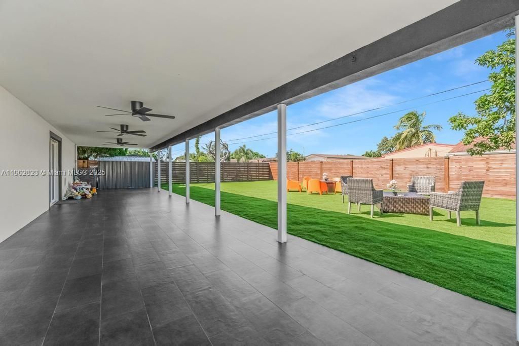 For Sale: $615,000 (4 beds, 3 baths, 1290 Square Feet)