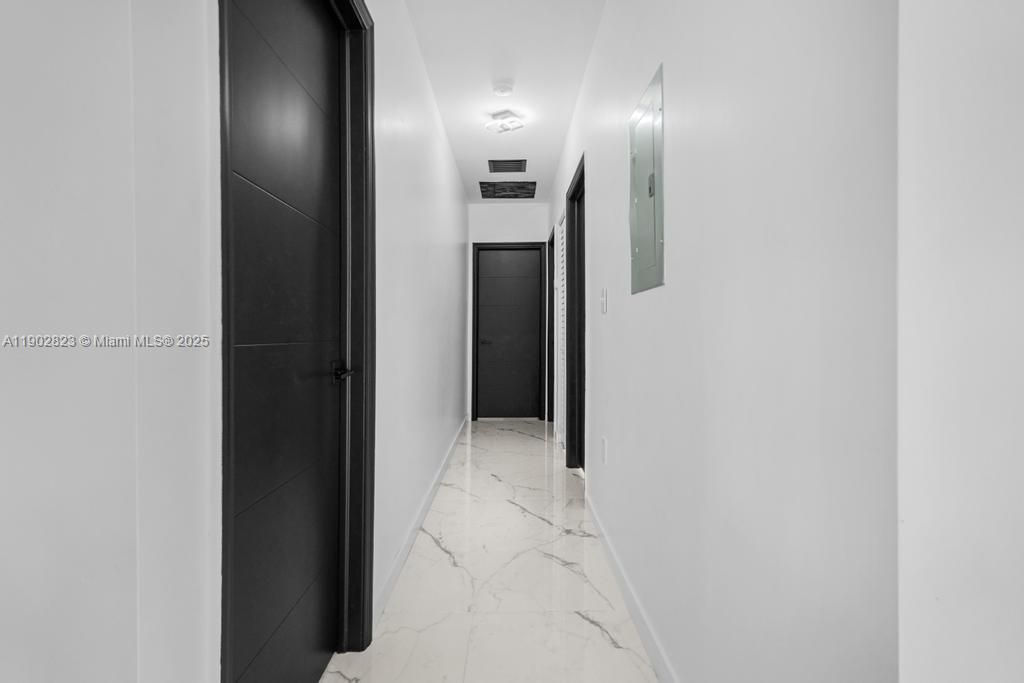 For Sale: $615,000 (4 beds, 3 baths, 1290 Square Feet)