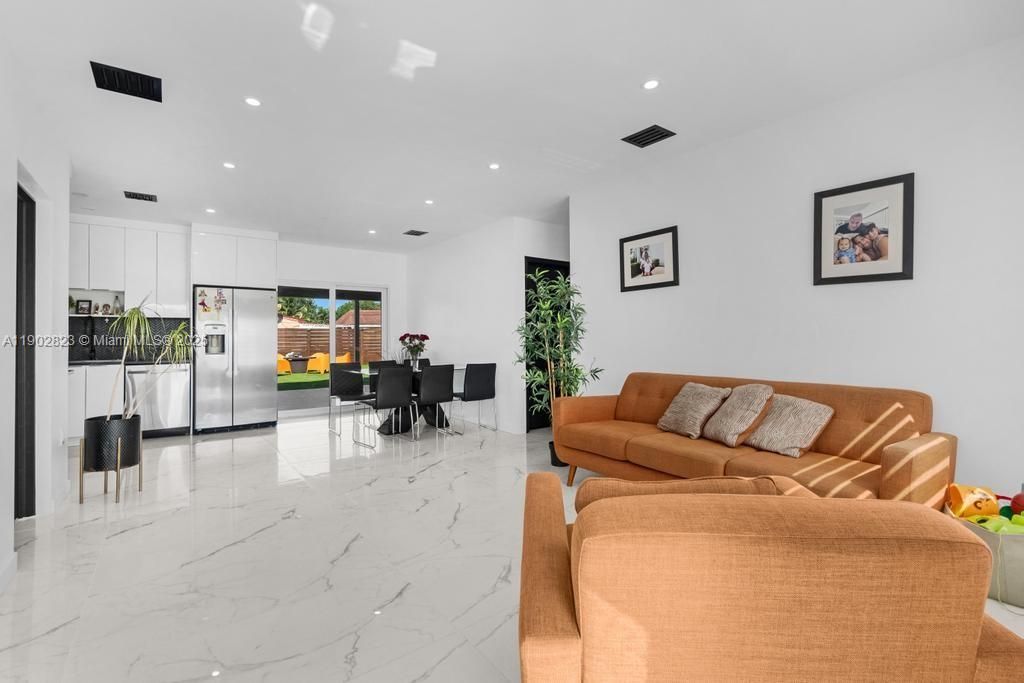 For Sale: $615,000 (4 beds, 3 baths, 1290 Square Feet)