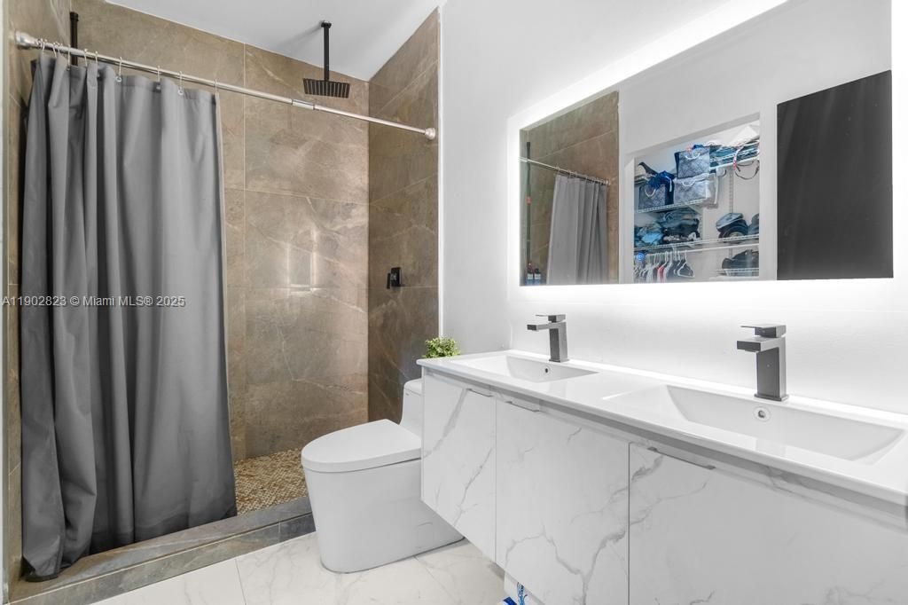 For Sale: $615,000 (4 beds, 3 baths, 1290 Square Feet)