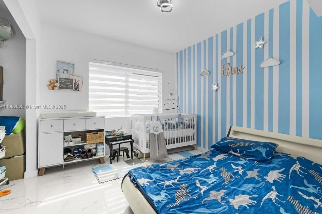 For Sale: $615,000 (4 beds, 3 baths, 1290 Square Feet)