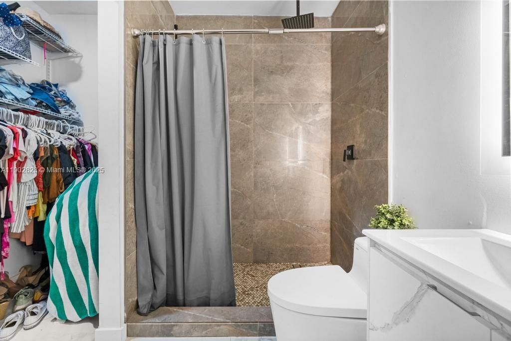 For Sale: $615,000 (4 beds, 3 baths, 1290 Square Feet)