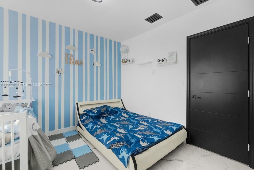 For Sale: $615,000 (4 beds, 3 baths, 1290 Square Feet)