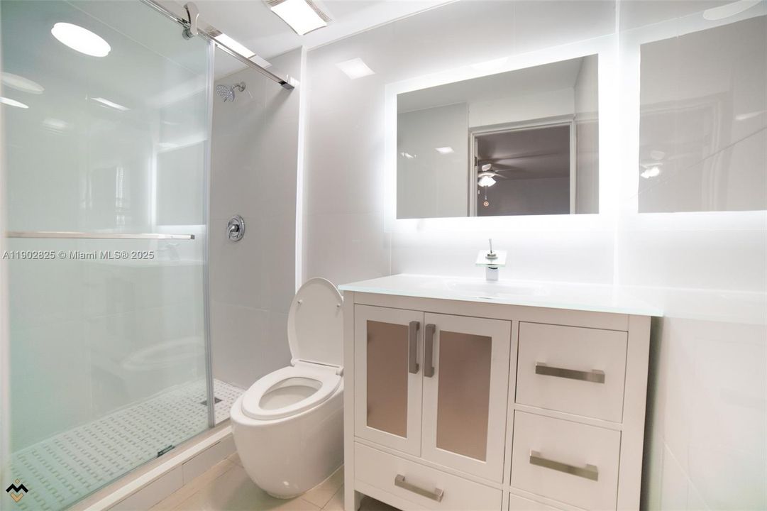 Active With Contract: $3,500 (3 beds, 3 baths, 1650 Square Feet)