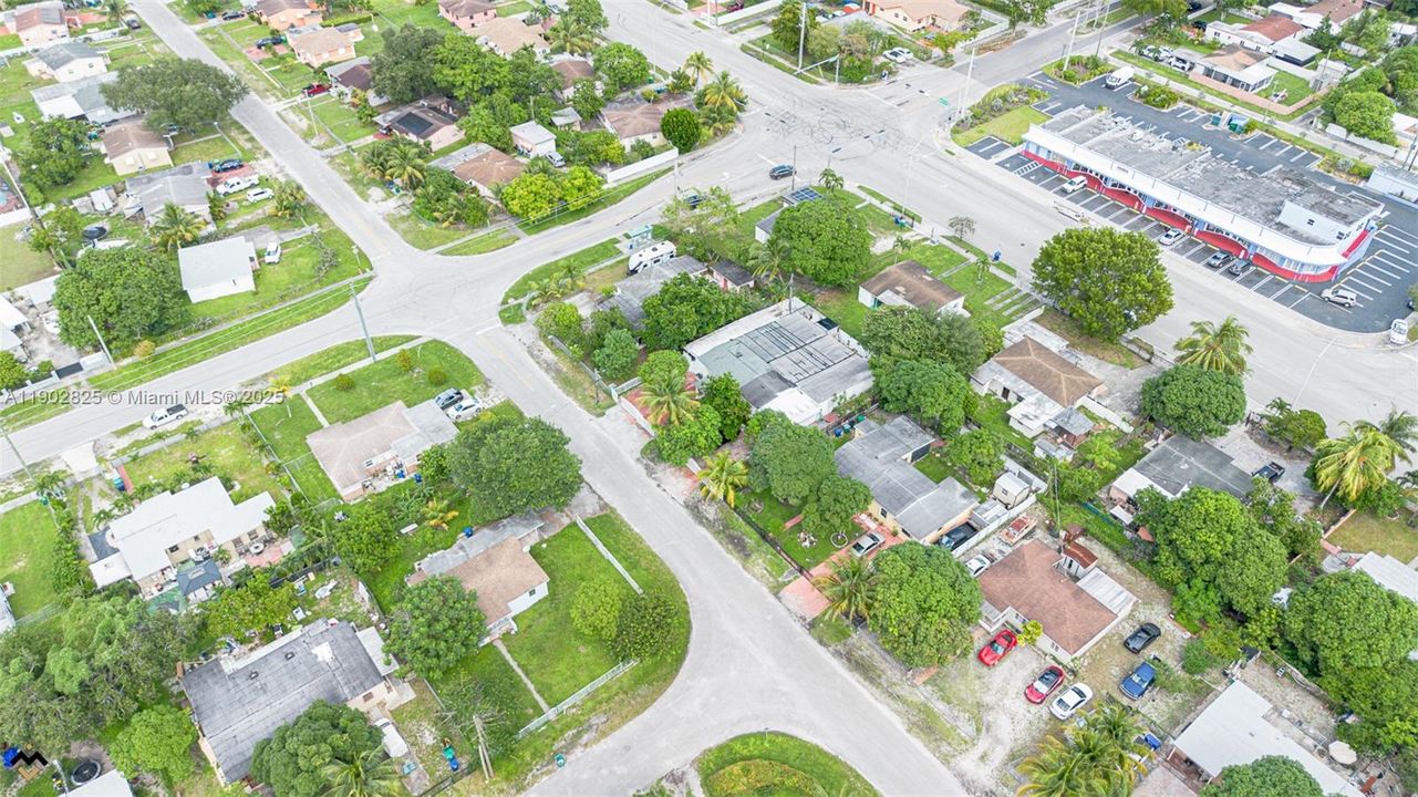 Active With Contract: $3,500 (3 beds, 3 baths, 1650 Square Feet)