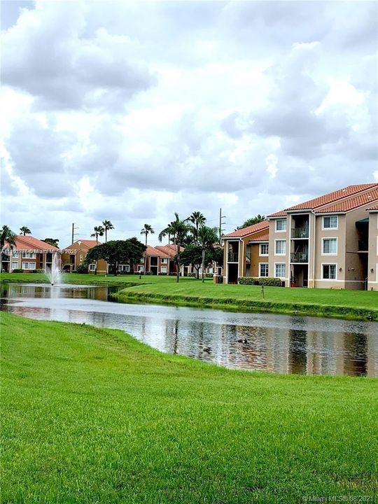 出租: $2,000 (2 贝兹, 2 浴室, 1105 平方英尺)