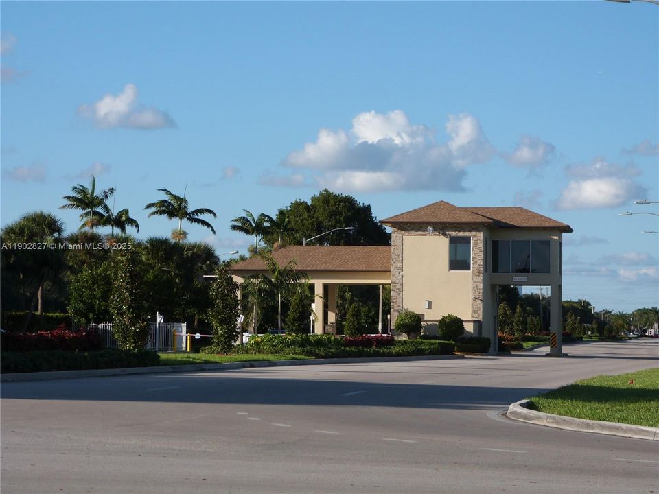 出租: $2,350 (2 贝兹, 2 浴室, 1100 平方英尺)