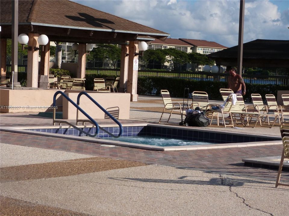 出租: $2,350 (2 贝兹, 2 浴室, 1100 平方英尺)