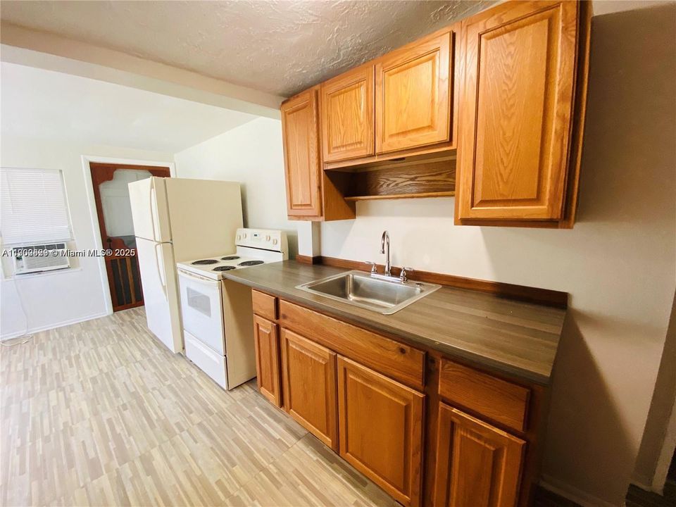 For Sale: $750,000 (0 beds, 0 baths, 1614 Square Feet)