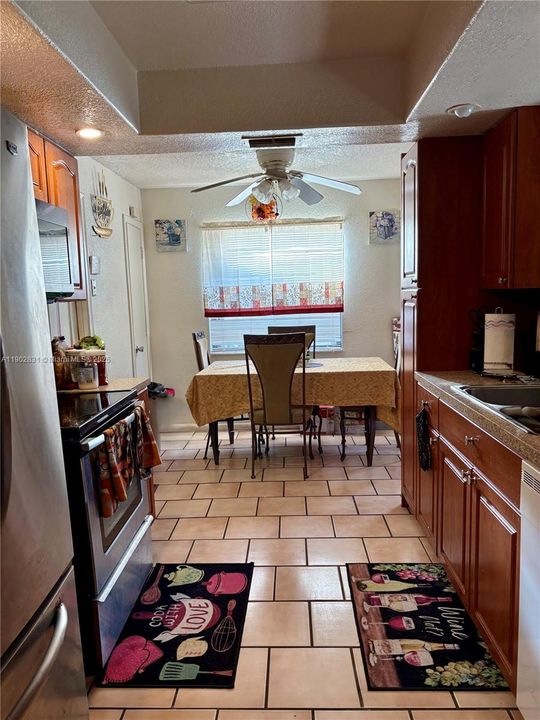 For Sale: $490,000 (3 beds, 2 baths, 1809 Square Feet)