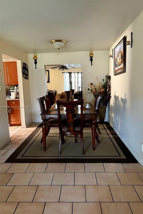 For Sale: $490,000 (3 beds, 2 baths, 1809 Square Feet)