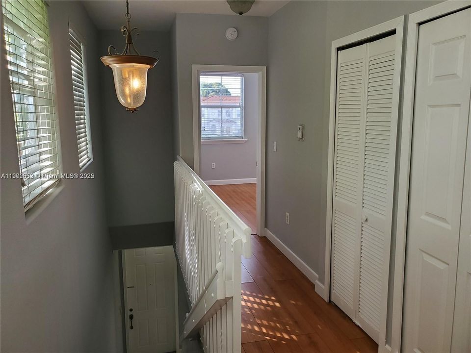 Active With Contract: $3,000 (3 beds, 3 baths, 1460 Square Feet)