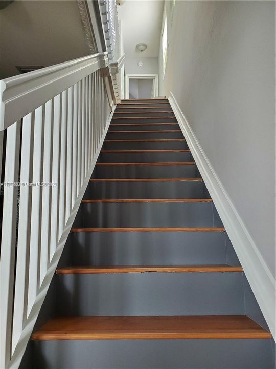 Active With Contract: $3,000 (3 beds, 3 baths, 1460 Square Feet)