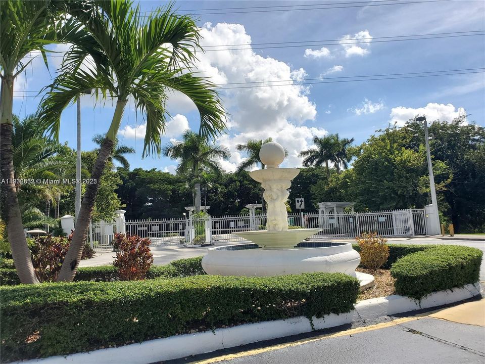 Active With Contract: $3,000 (3 beds, 3 baths, 1460 Square Feet)