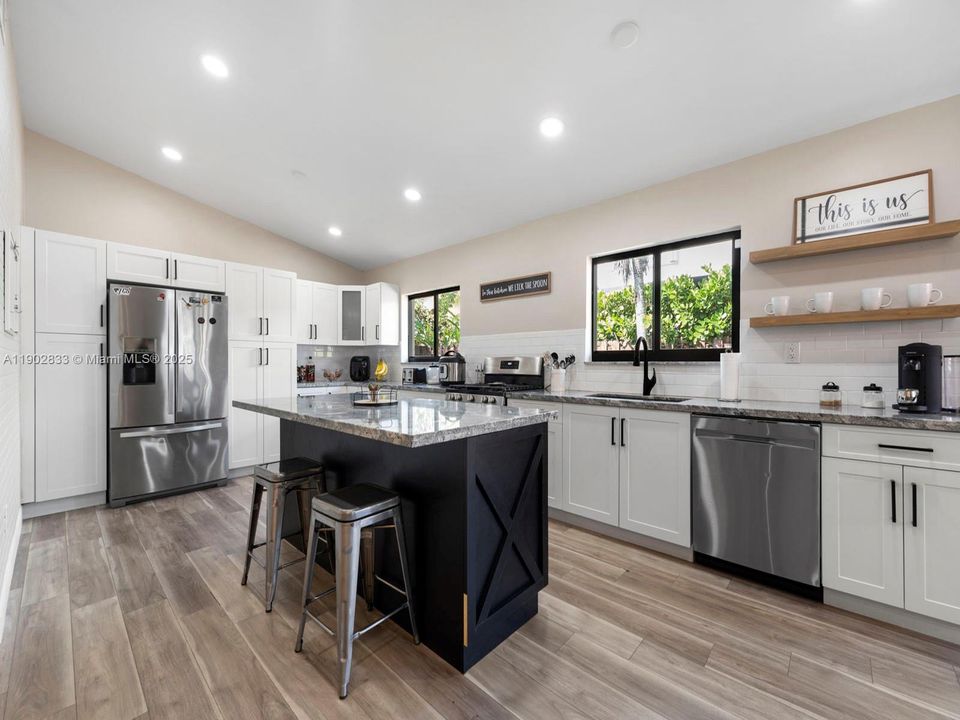 最近售出: $619,000 (3 贝兹, 2 浴室, 1449 平方英尺)