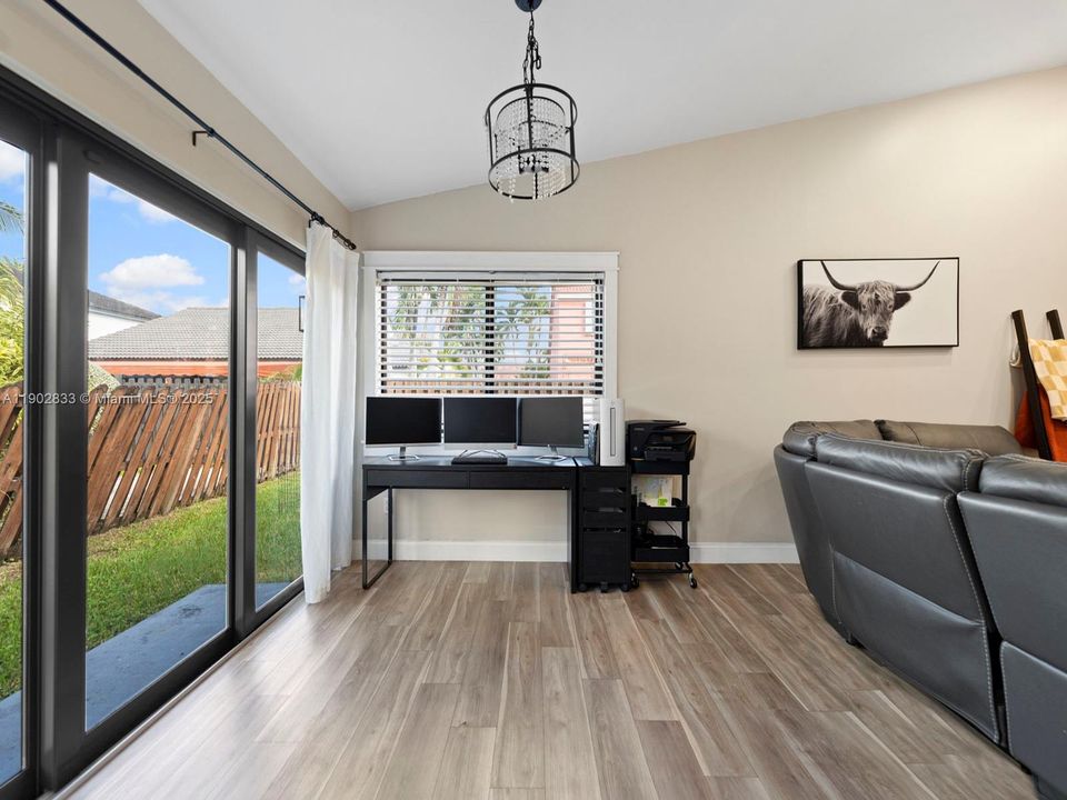 最近售出: $619,000 (3 贝兹, 2 浴室, 1449 平方英尺)