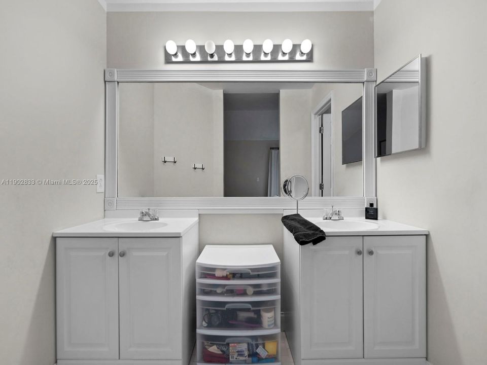 最近售出: $619,000 (3 贝兹, 2 浴室, 1449 平方英尺)