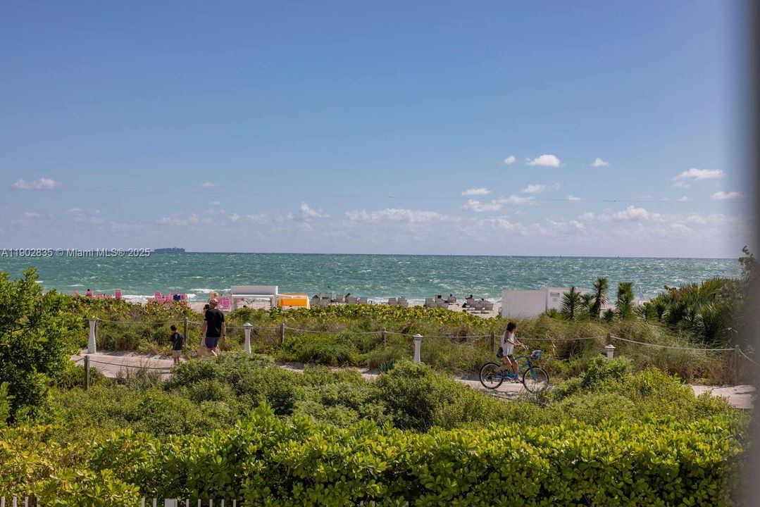 Recently Sold: $1,150,000 (1 beds, 2 baths, 902 Square Feet)