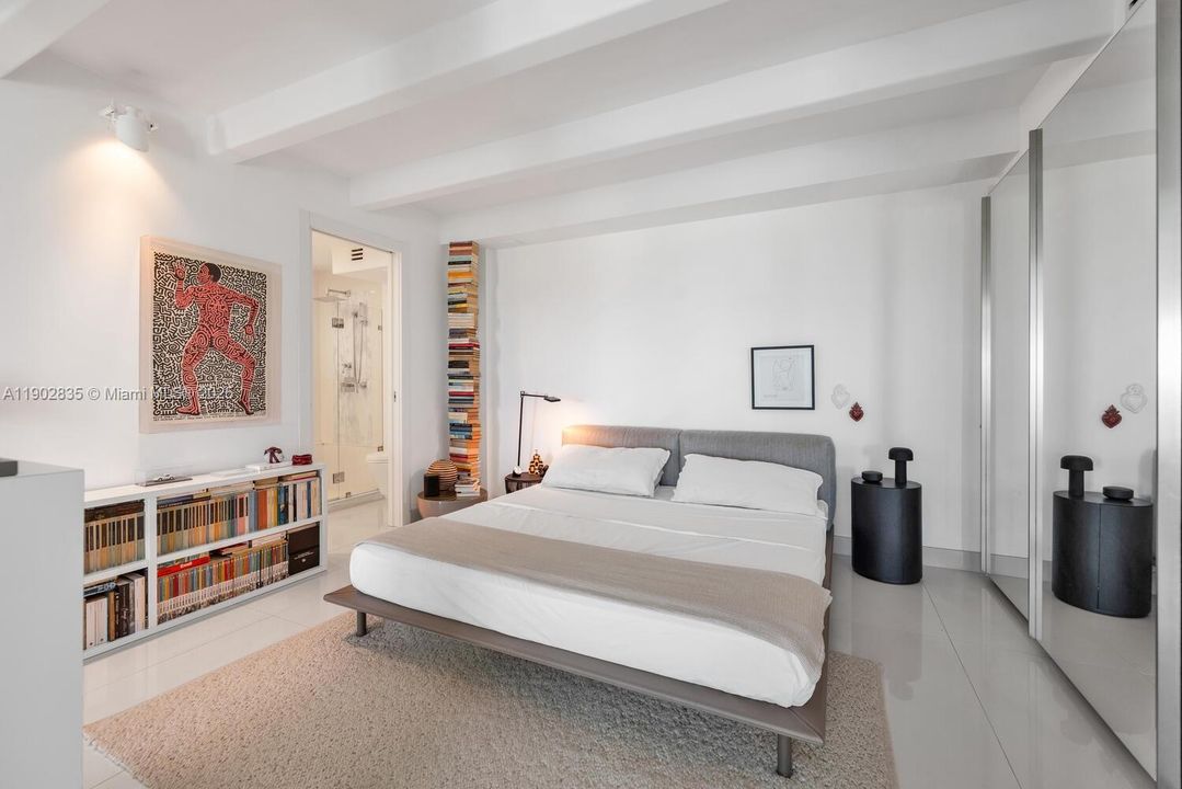 Recently Sold: $1,150,000 (1 beds, 2 baths, 902 Square Feet)