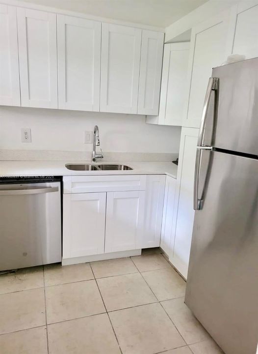 出租: $1,950 (2 贝兹, 2 浴室, 944 平方英尺)