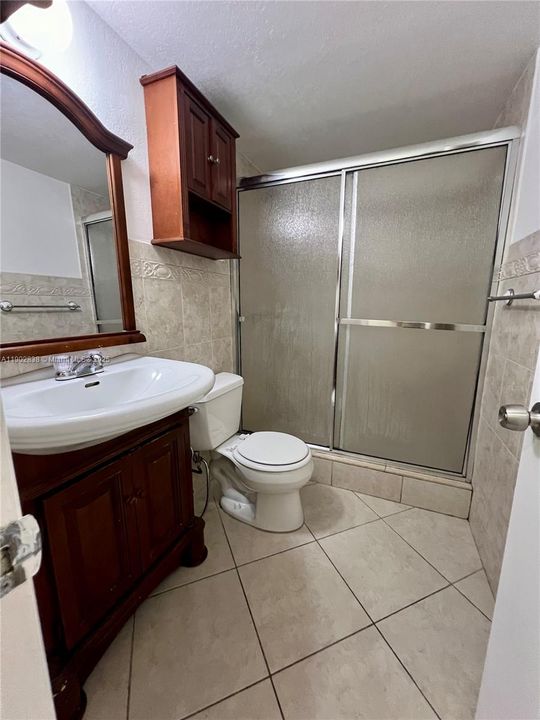 Recently Sold: $285,000 (3 beds, 2 baths, 1086 Square Feet)