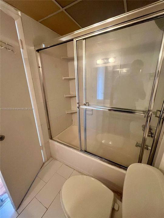 Recently Sold: $285,000 (3 beds, 2 baths, 1086 Square Feet)