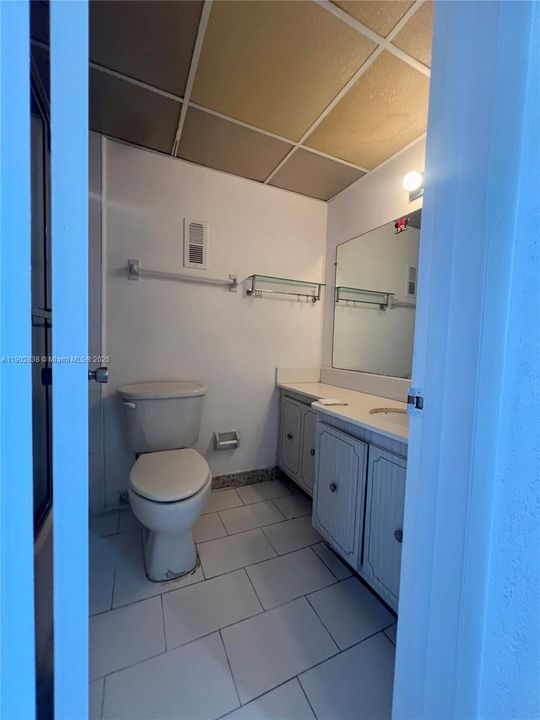 Recently Sold: $285,000 (3 beds, 2 baths, 1086 Square Feet)