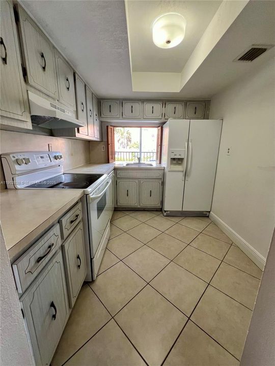 Recently Sold: $285,000 (3 beds, 2 baths, 1086 Square Feet)