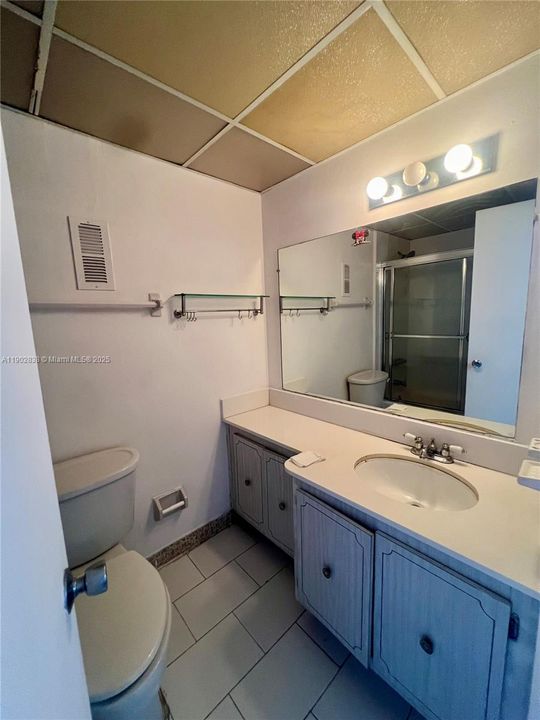 Recently Sold: $285,000 (3 beds, 2 baths, 1086 Square Feet)