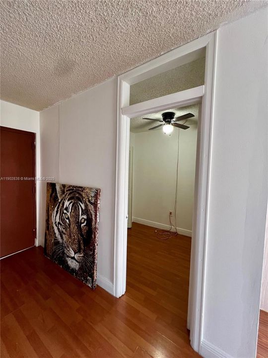 Recently Sold: $285,000 (3 beds, 2 baths, 1086 Square Feet)