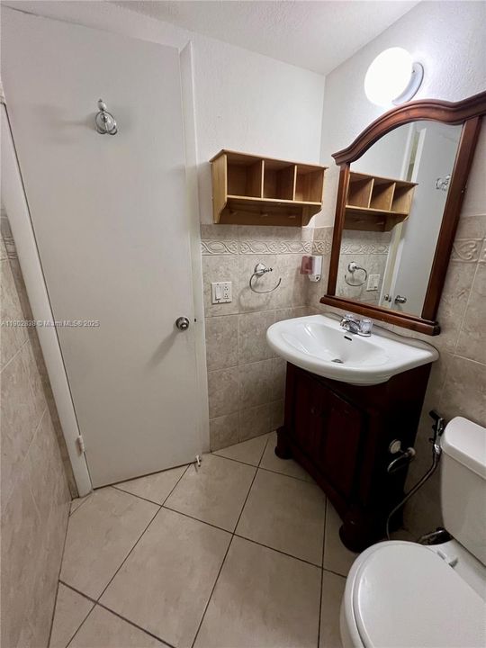 Recently Sold: $285,000 (3 beds, 2 baths, 1086 Square Feet)