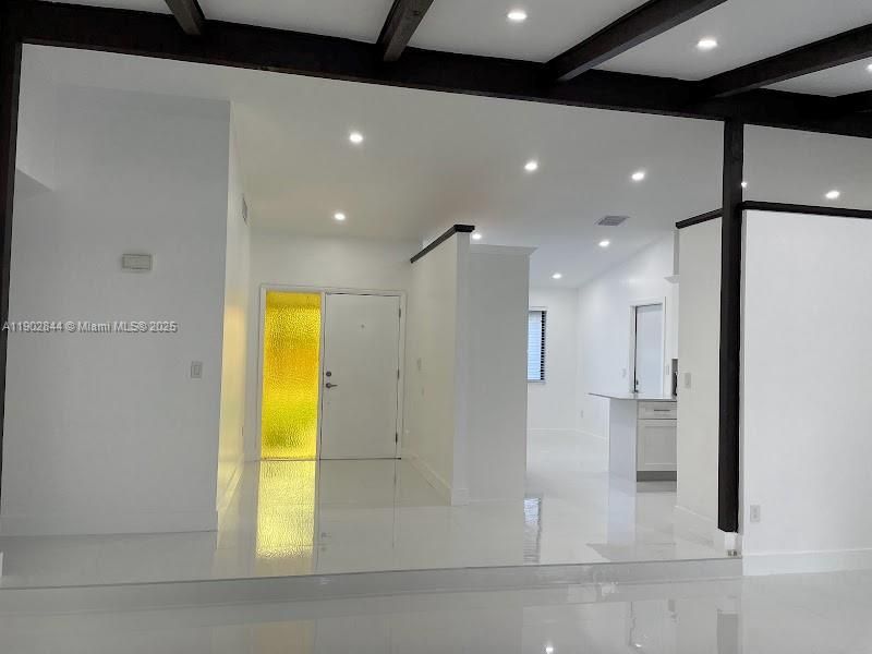 For Rent: $4,000 (3 beds, 2 baths, 1855 Square Feet)