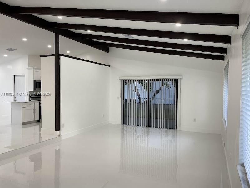 For Rent: $4,000 (3 beds, 2 baths, 1855 Square Feet)