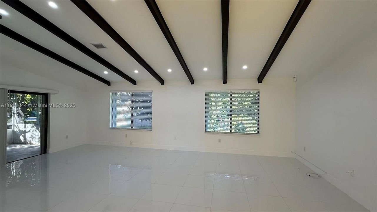 For Rent: $4,000 (3 beds, 2 baths, 1855 Square Feet)