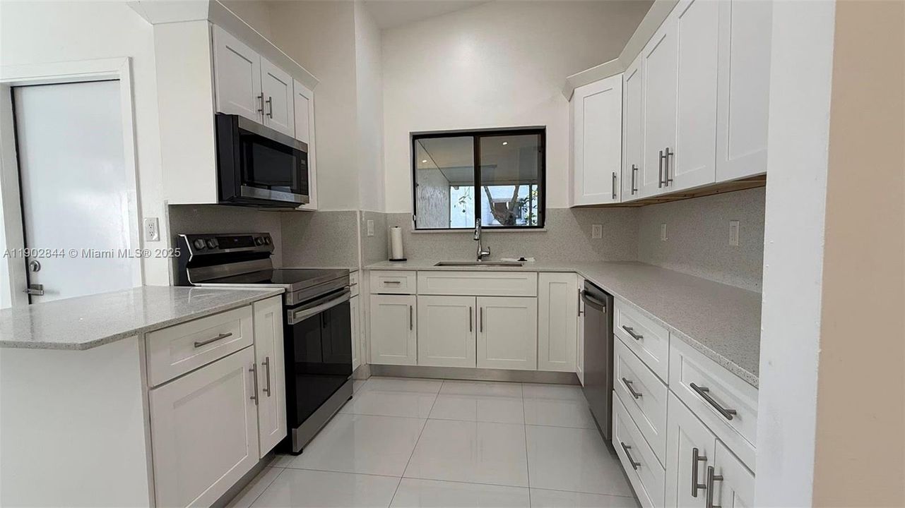 For Rent: $4,000 (3 beds, 2 baths, 1855 Square Feet)