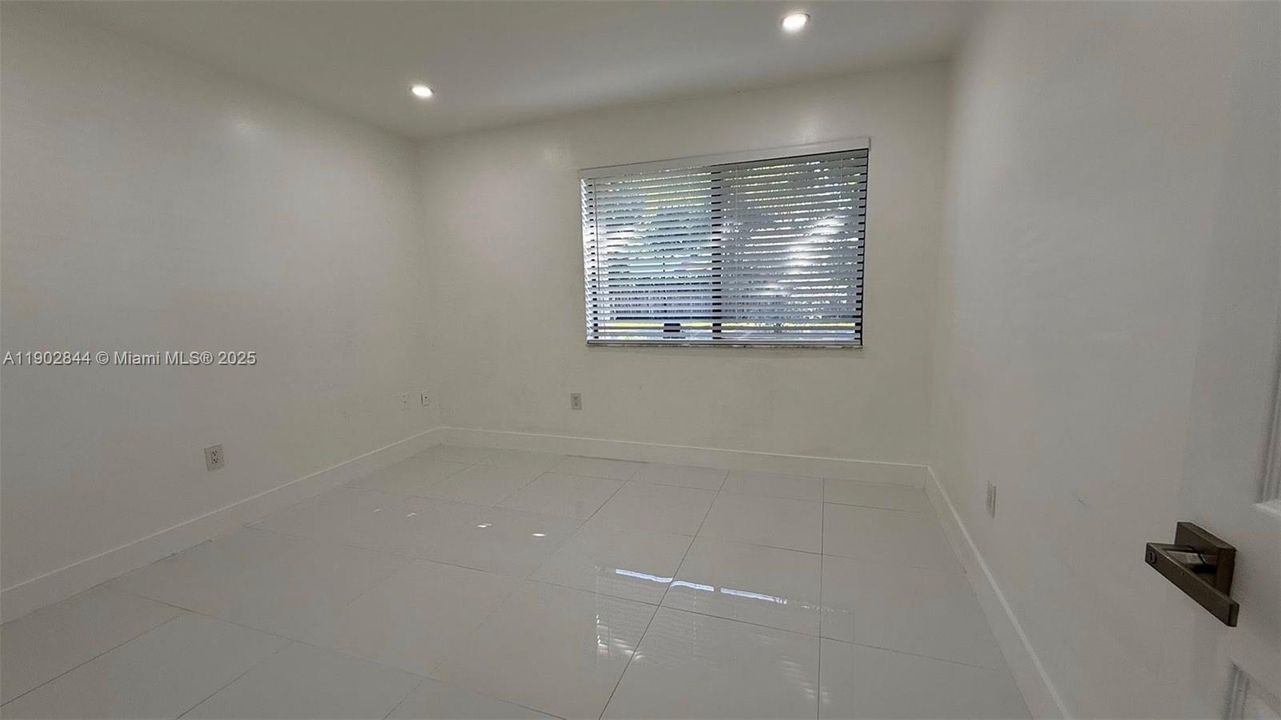 For Rent: $4,000 (3 beds, 2 baths, 1855 Square Feet)