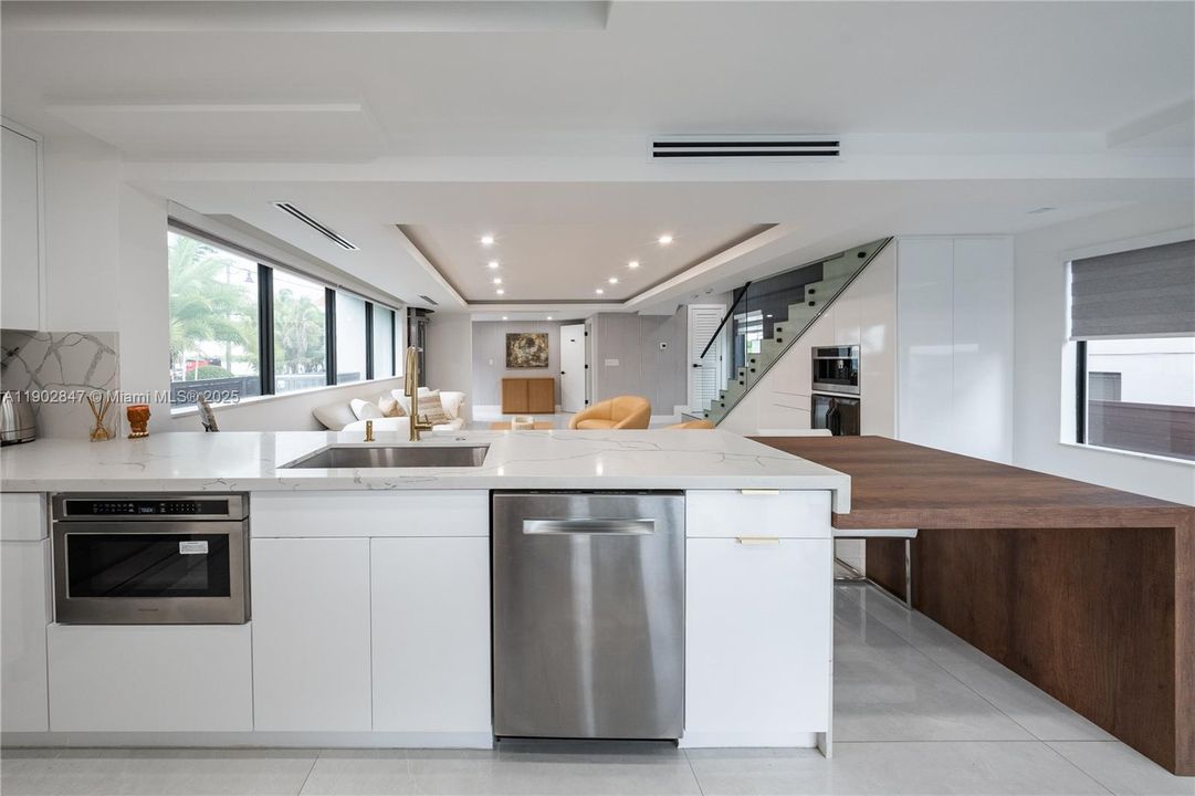 For Sale: $3,195,000 (5 beds, 3 baths, 2373 Square Feet)