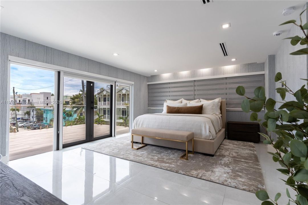 For Sale: $3,195,000 (5 beds, 3 baths, 2373 Square Feet)