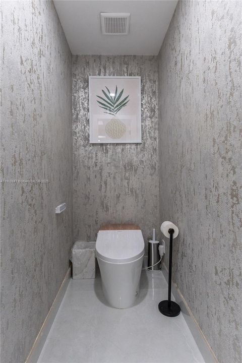 For Sale: $3,195,000 (5 beds, 3 baths, 2373 Square Feet)