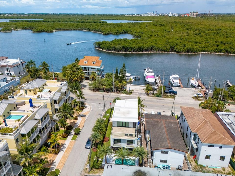 For Sale: $3,195,000 (5 beds, 3 baths, 2373 Square Feet)