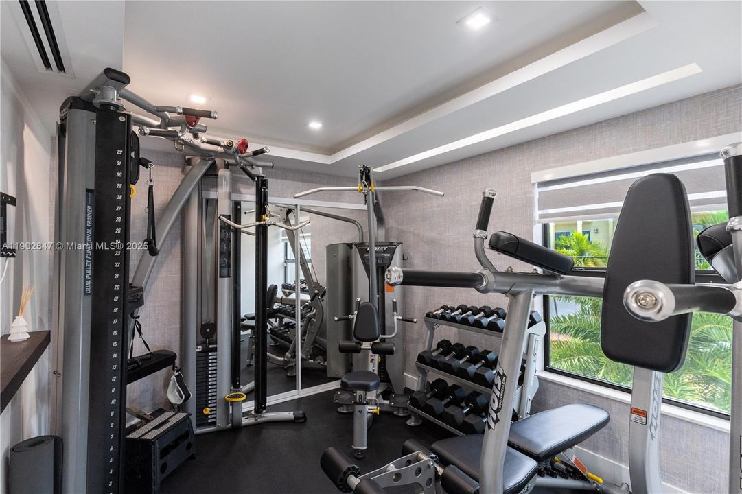 For Sale: $3,195,000 (5 beds, 3 baths, 2373 Square Feet)