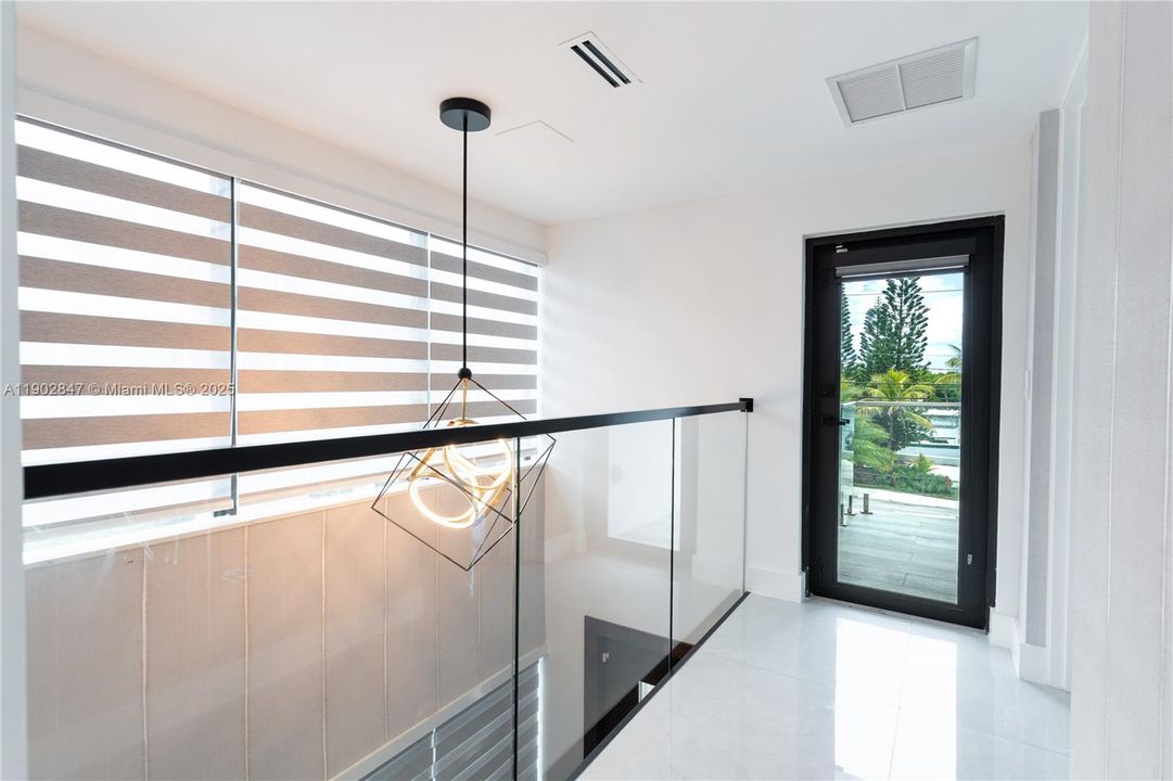 For Sale: $3,195,000 (5 beds, 3 baths, 2373 Square Feet)