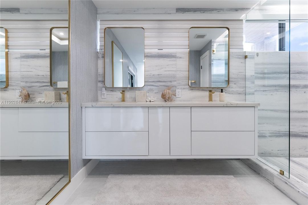 For Sale: $3,195,000 (5 beds, 3 baths, 2373 Square Feet)