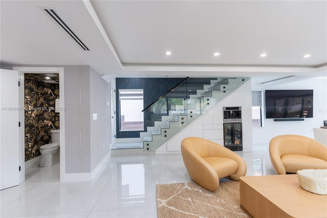 For Sale: $3,195,000 (5 beds, 3 baths, 2373 Square Feet)