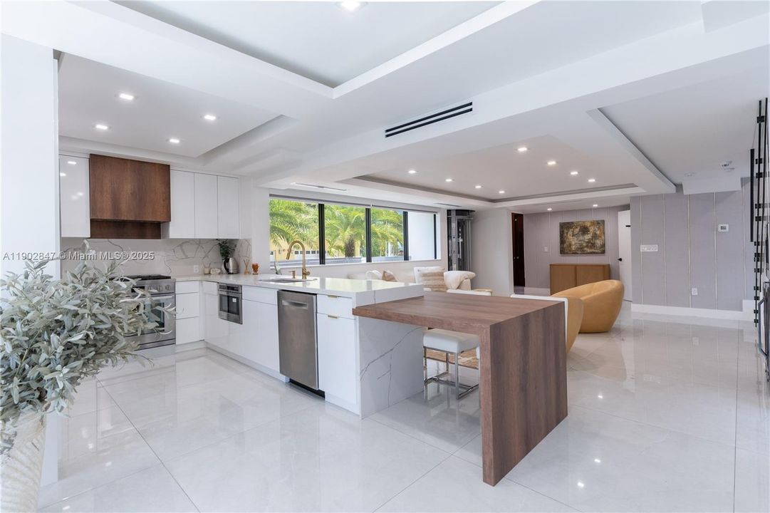 For Sale: $3,195,000 (5 beds, 3 baths, 2373 Square Feet)