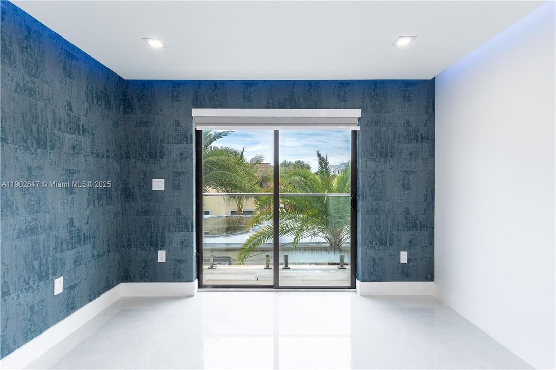 For Sale: $3,195,000 (5 beds, 3 baths, 2373 Square Feet)