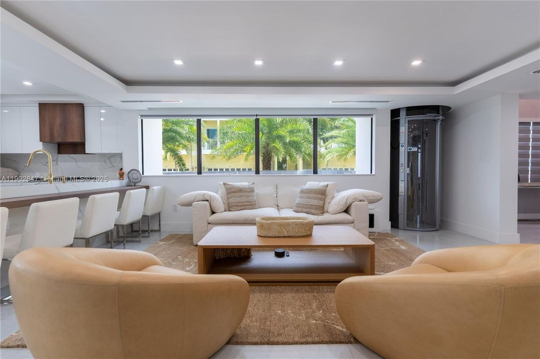 For Sale: $3,195,000 (5 beds, 3 baths, 2373 Square Feet)