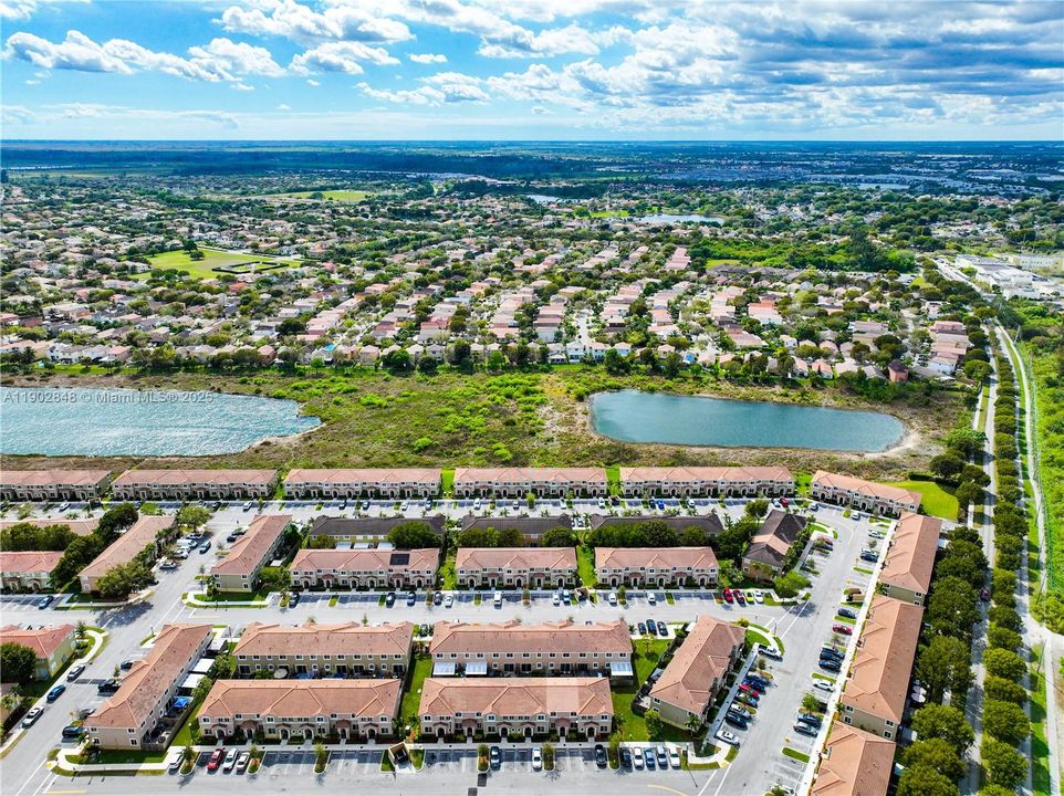 For Sale: $334,900 (3 beds, 2 baths, 1302 Square Feet)