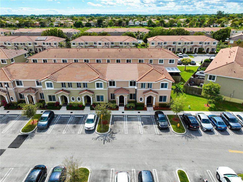 For Sale: $334,900 (3 beds, 2 baths, 1302 Square Feet)